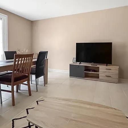 Casa de Férias Maison Au Calme à 5min Du Futuroscope Chasseneuil-du-Poitou