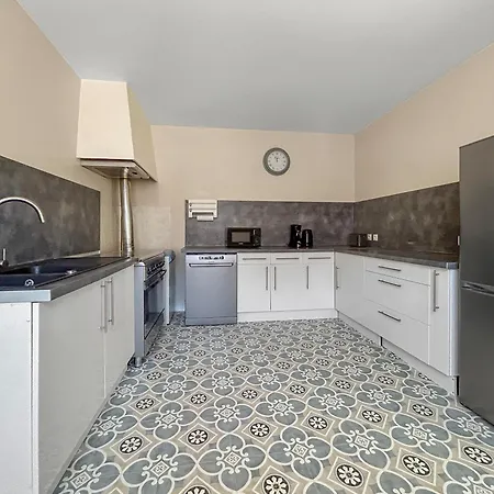 Maison Au Calme à 5min Du Futuroscope Casa de Férias