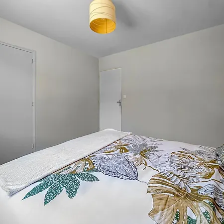 Maison Au Calme à 5min Du Futuroscope Casa de Férias *