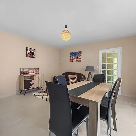 Maison Au Calme à 5min Du Futuroscope Casa de Férias Chasseneuil-du-Poitou