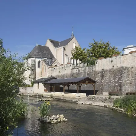 Maison Au Calme A 5min Du Futuroscope 샤세노일 뒤 푸아투